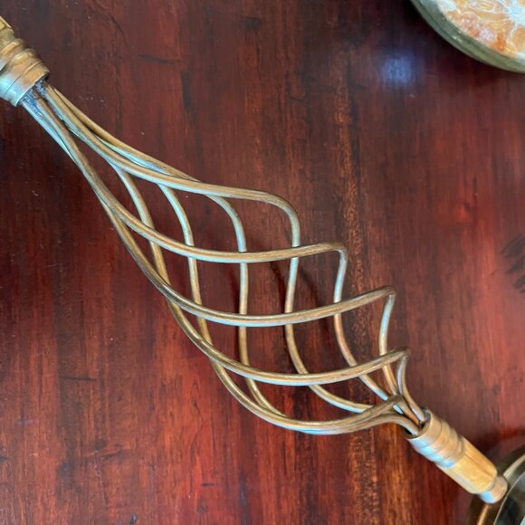 Antique Ornate Brass Art Nouveau Magnifying Glass Shell Inlay Decor Timeless - Picture 9 of 13